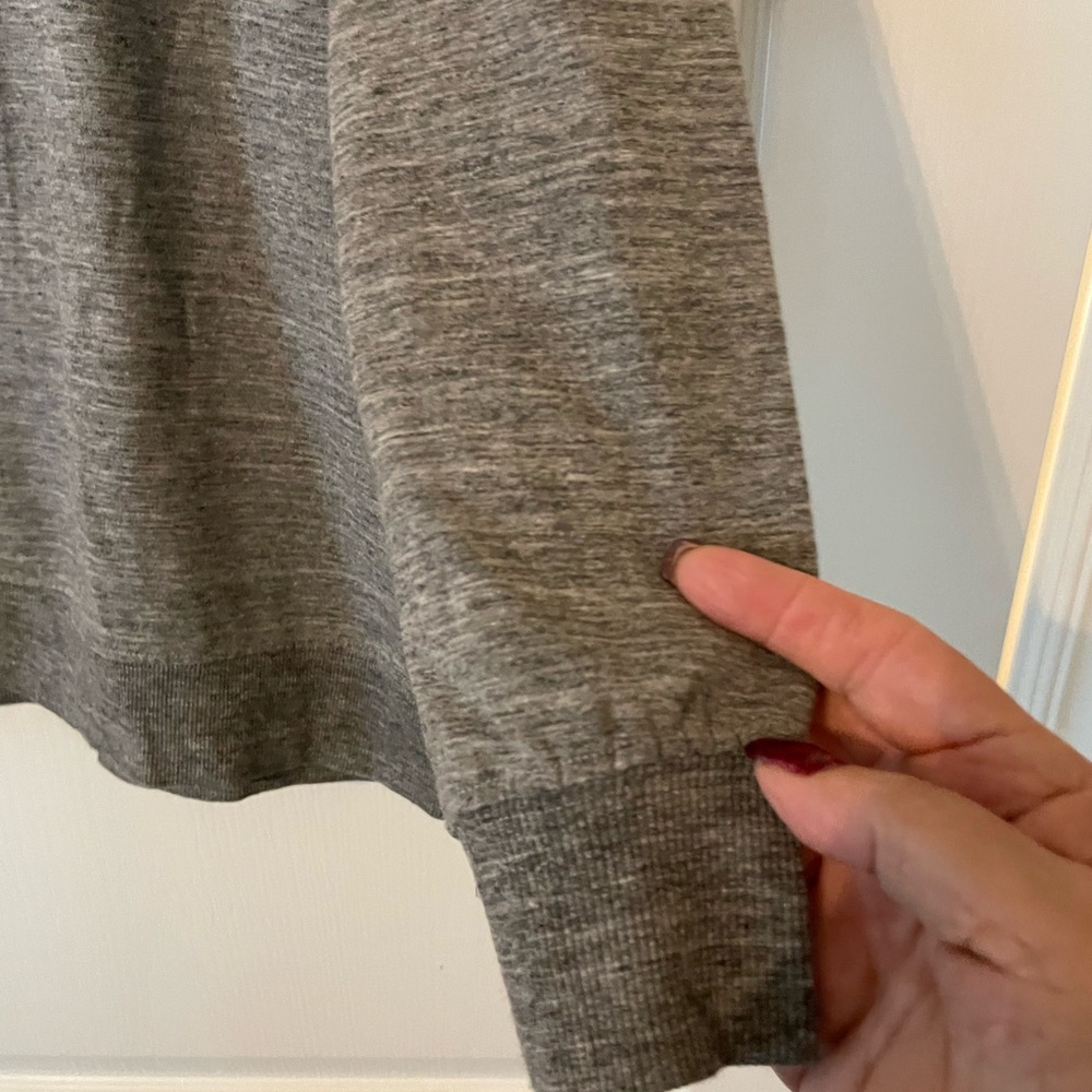 Wildfox Gray Sweatshirt with 'Pour Favor' Design - Picture 4 of 11